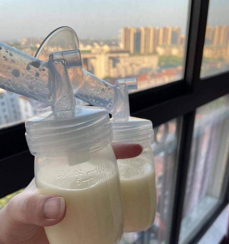 母乳浇花，让花开更美丽（探究母乳浇花的好处与坏处）